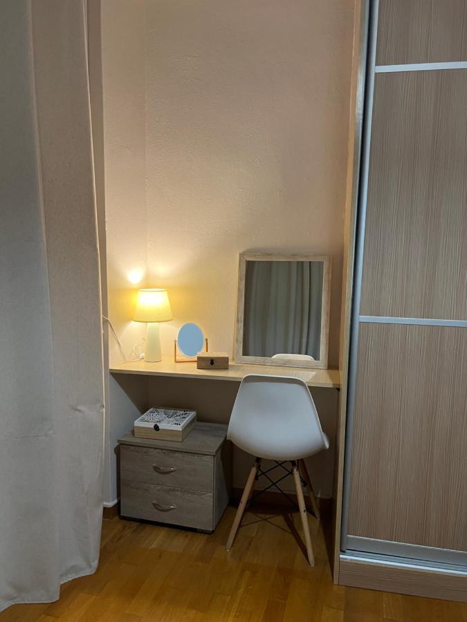Apartment 80: ανακαινισμένα με δύο υπνοδωμάτια κοντά σε παραλίες Athens